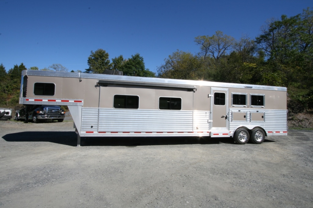 Sierra Prestige 8317 Horse Trailer - Wasko's Inc.