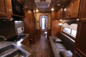 2015-lakota-charger-8311-w-haypod-horse-trailer